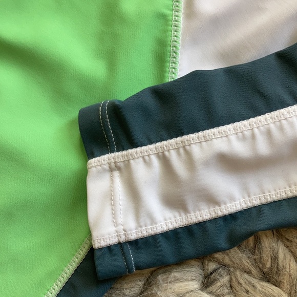 Sun Busters UPF 50  rash guard - never worn - Picture 5 of 6